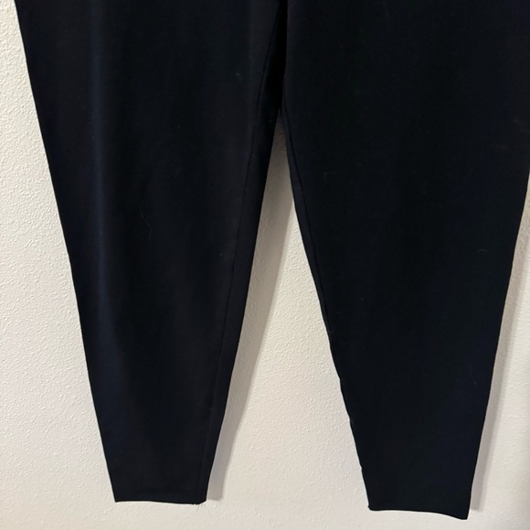 Aritzia TNA Tnachill Atmosphere Lo-Rise 3/4 Legging Black Stretch Jersey-Large - Picture 4 of 8